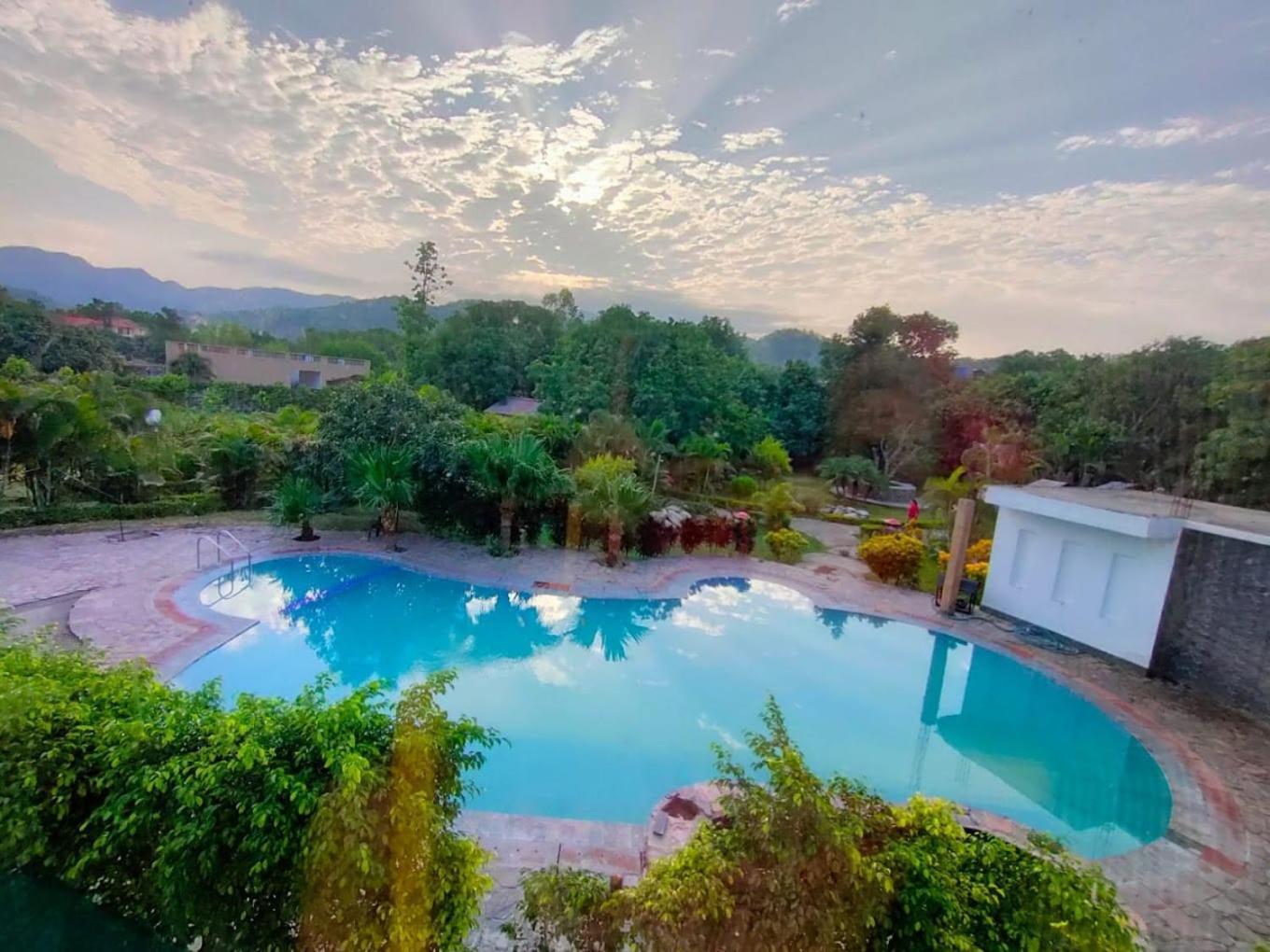 Corbett Wild Resorts & Spa Garjia エクステリア 写真